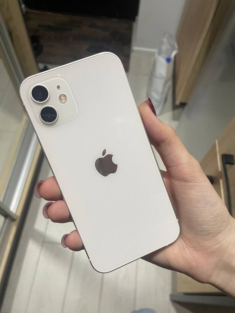Мій Iphone 12 64 gb
