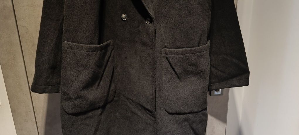 Czarny płaszcz klasyczny bez kaptura 48