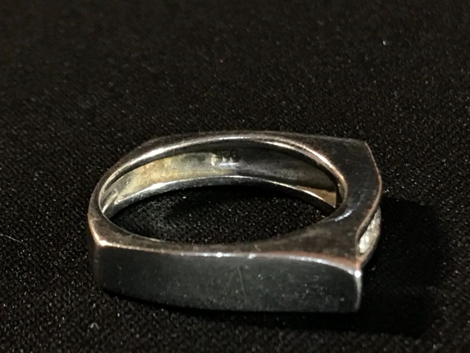 #11 Ciekawy, srebrny pierścionek z cyrkoniami damski rozm.18