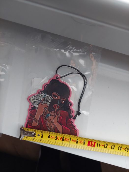 Zapachy do auta 3 sztuki dziewczyna w kominiarce