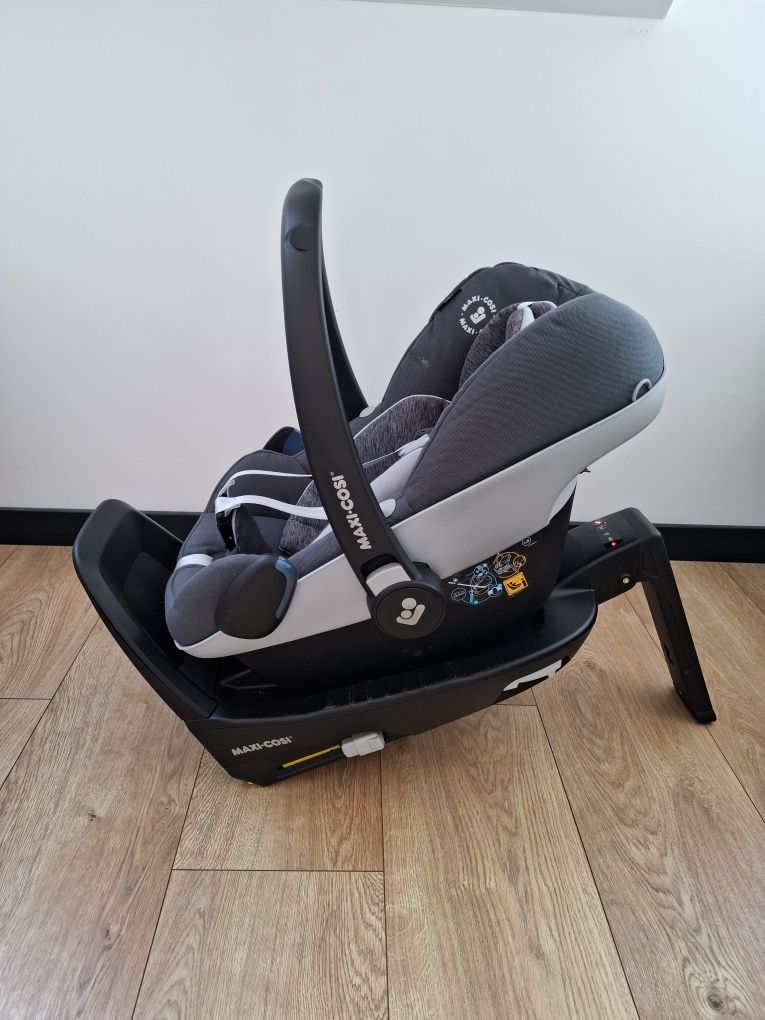 Maxi Cosi Pebble Pro i-Size z bazą Familyfix 3 bezwypadkowy!