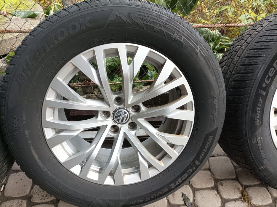 Продам комплект зимових коліс Туарег 2019.