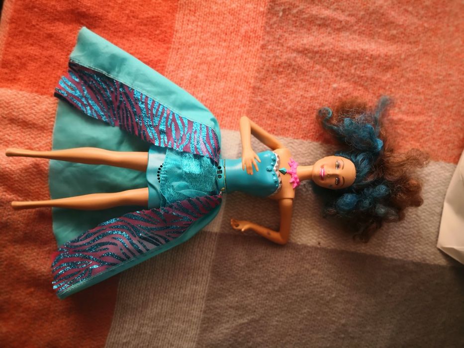 Lalka Barbie grająca