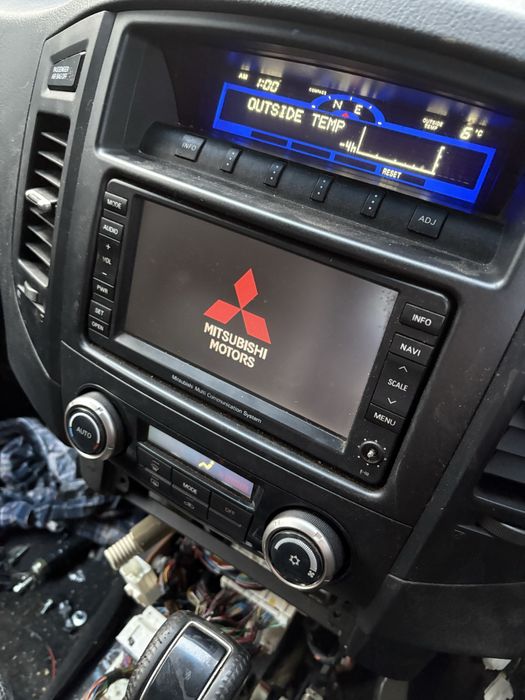 Radio oryginalne Nawigacja Mitsubishi pajero IV 4 07- 8750A143