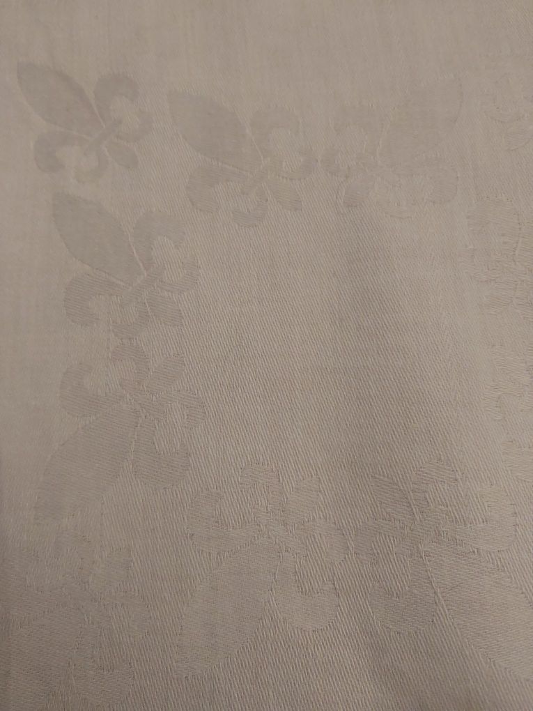 Motyw lilijki harcerskiej serweta 50 x 50 dla harcerzy  :)