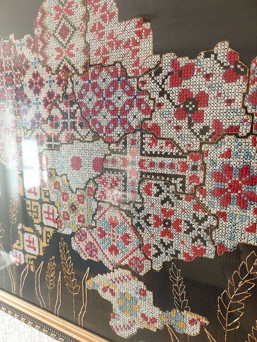 Картина хрестиком "Незламна"