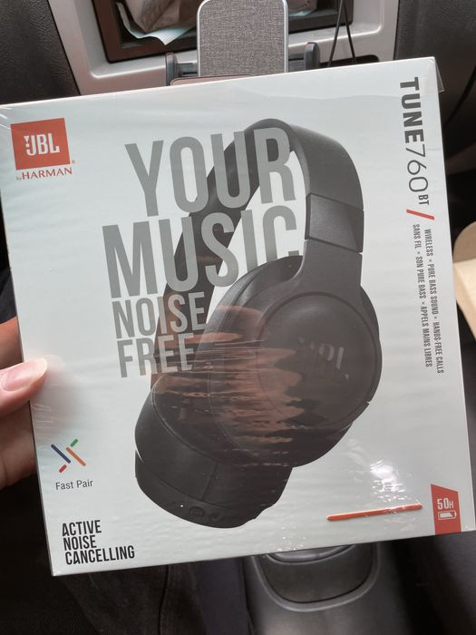 Навушниуи JBL 760 bt