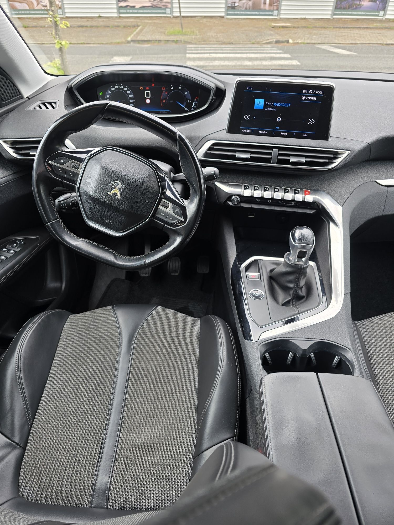 Peugeot 3008 1.5hdi 2018
