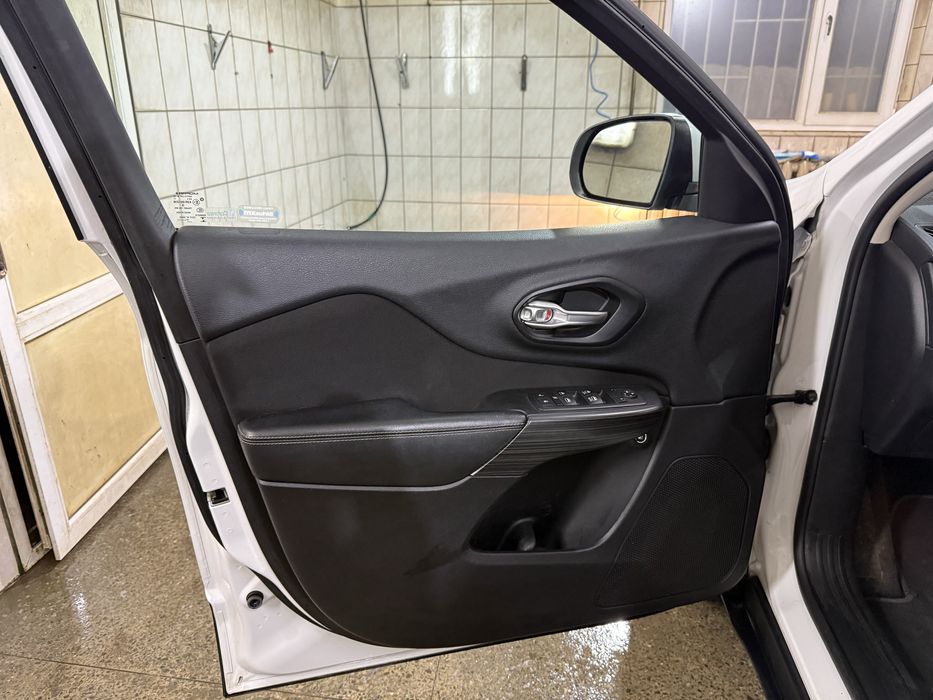 Продаю Jeep Cherokee 2015