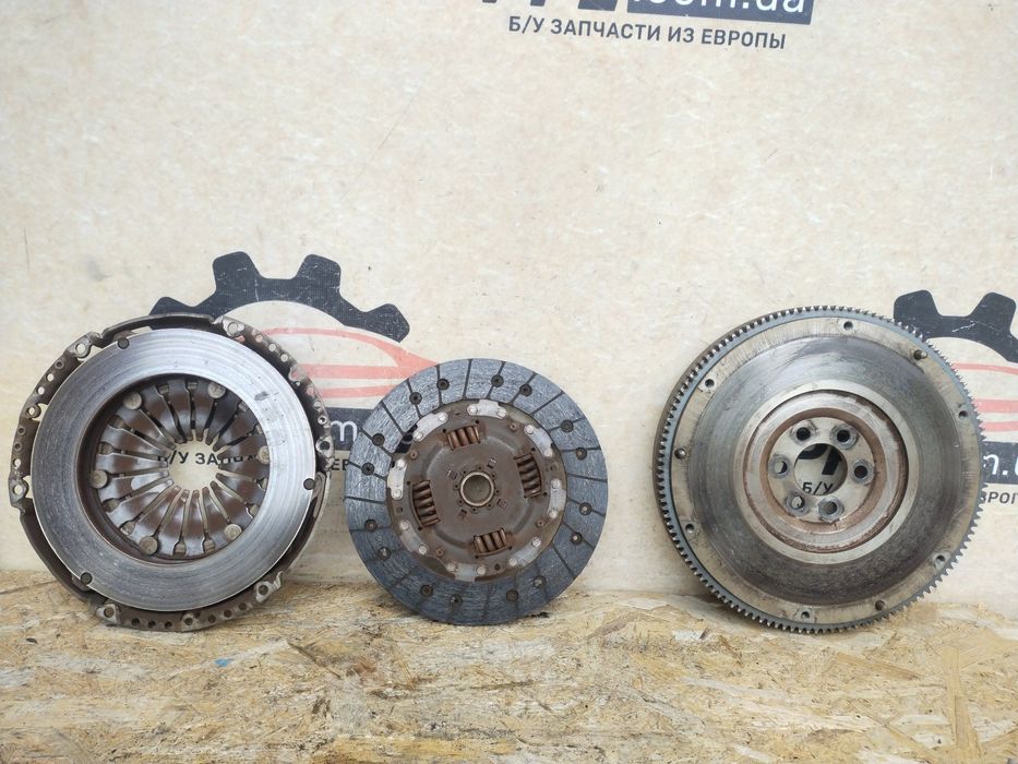 VW Jetta V 05-11 комплект сцепления маховик корзина диск 030105271D