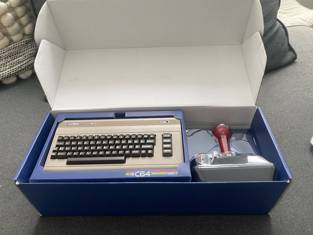 Приставка The C64 mini