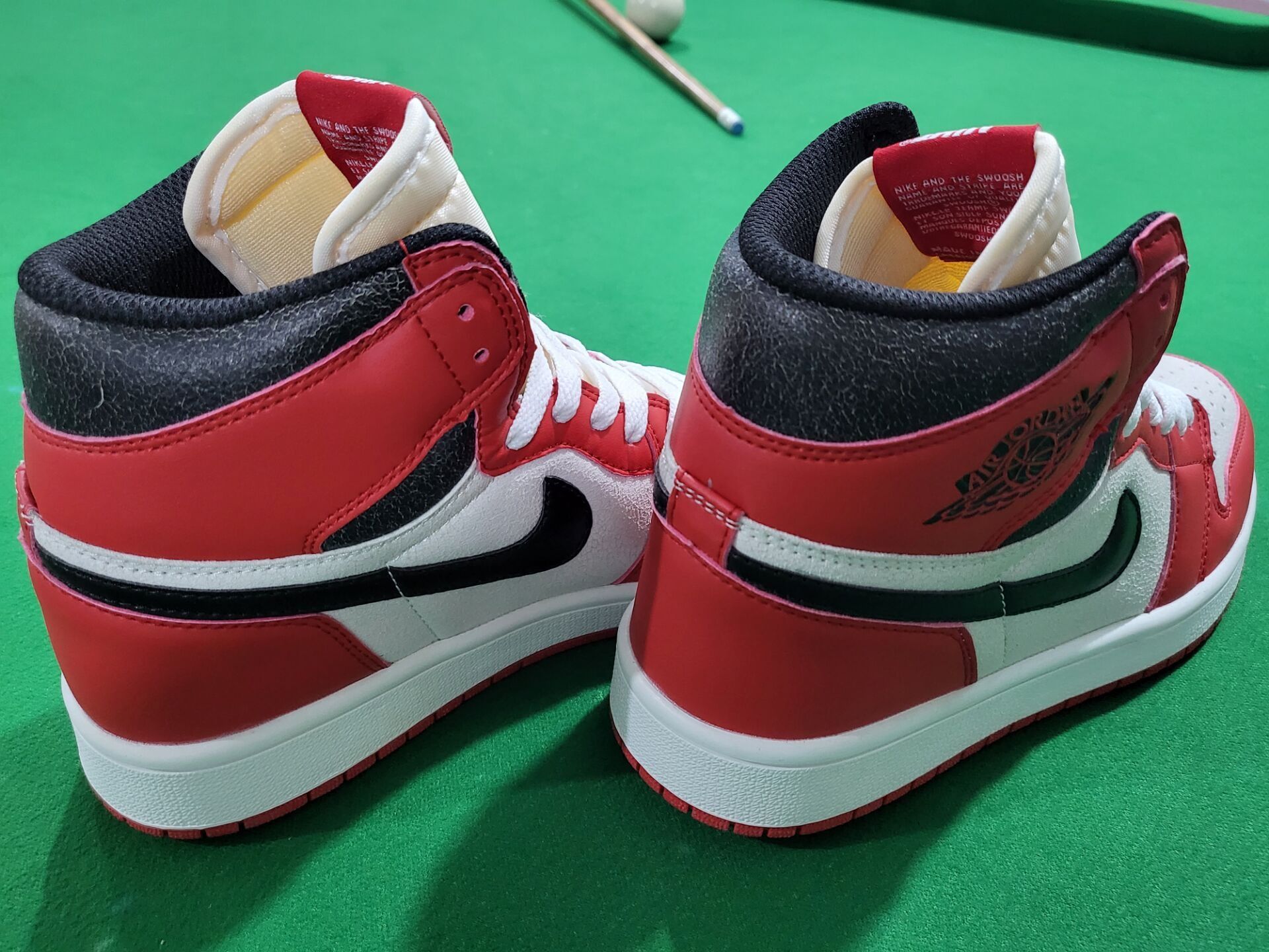 Air Jordan 1 Retro High OG Chicago