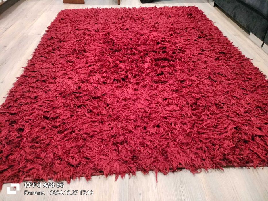 Carpete bordô pêlo comprido