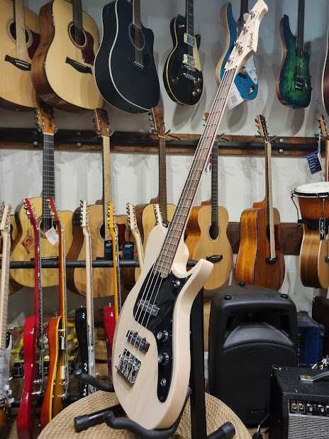 Aria Jet B  SVW gitara basowa 4str. ARIA Pro-II Jet-B SVW