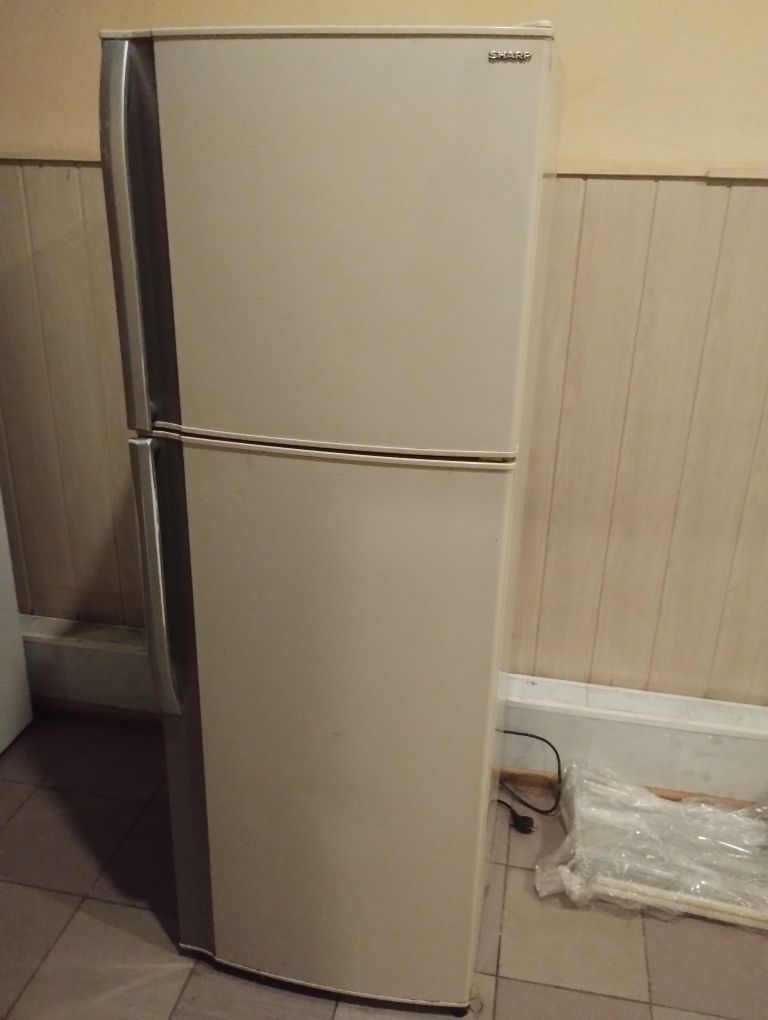 Продам холодильник
