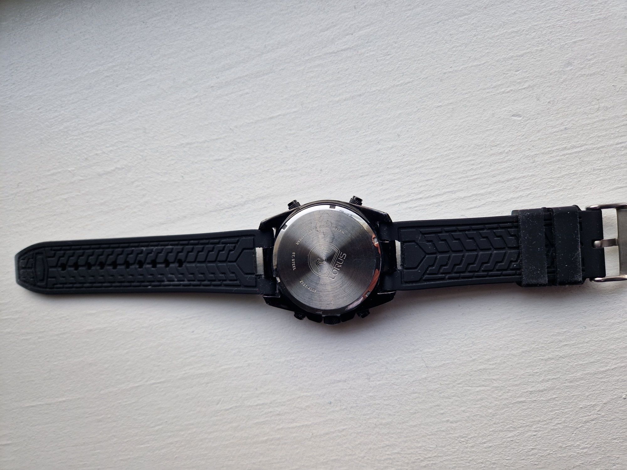 Męski sportowy  zegarek Lorus Z021-X007