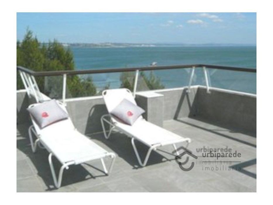 Apartamento em Penthouse T3 junto à praia de Santo Amaro, Oeiras