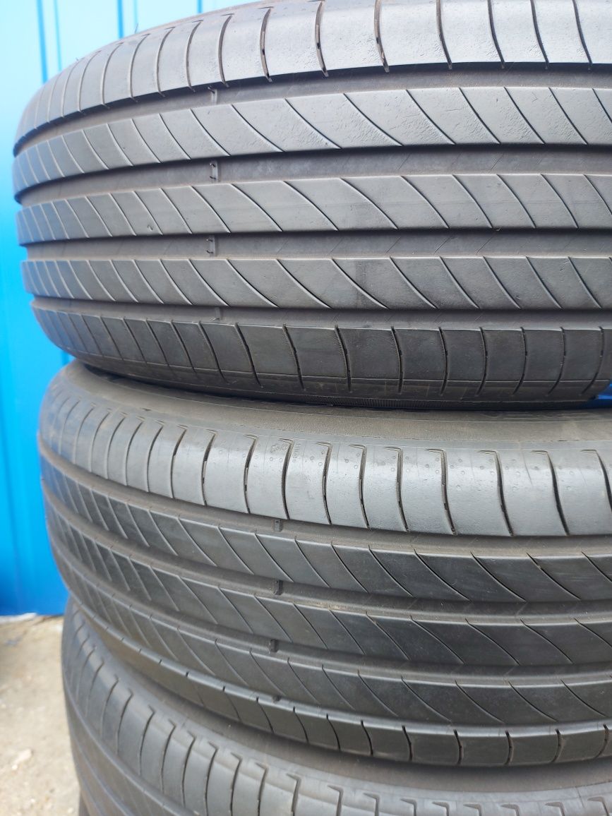 215/65 R17 99V Michelin комплект 4шт 2020року