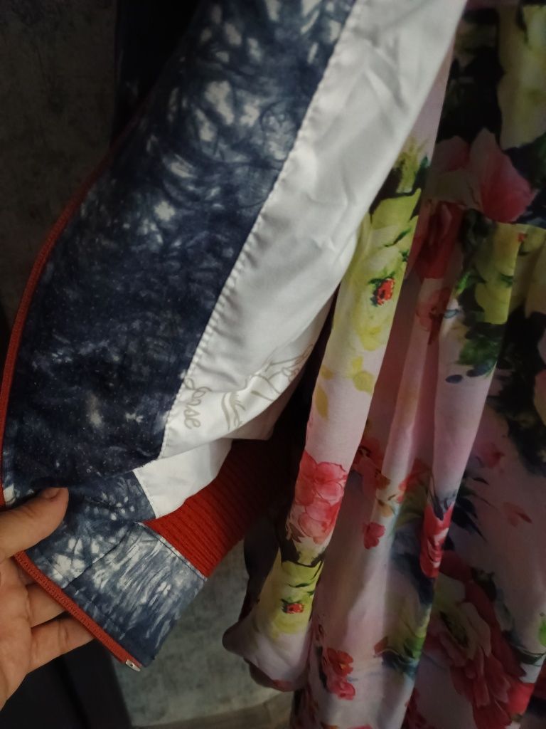 Три куртки. Каждая по 350 ГРН.