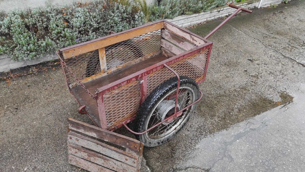 Wózek ogrodowy na kółkach