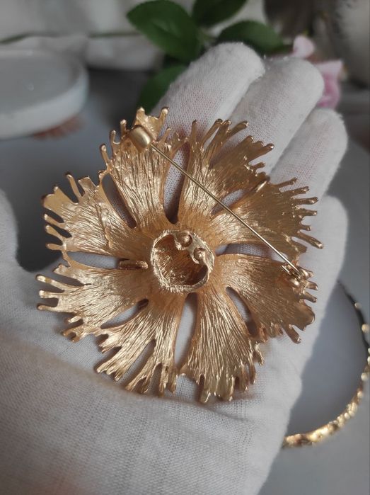 Легендарна брошка Корделія