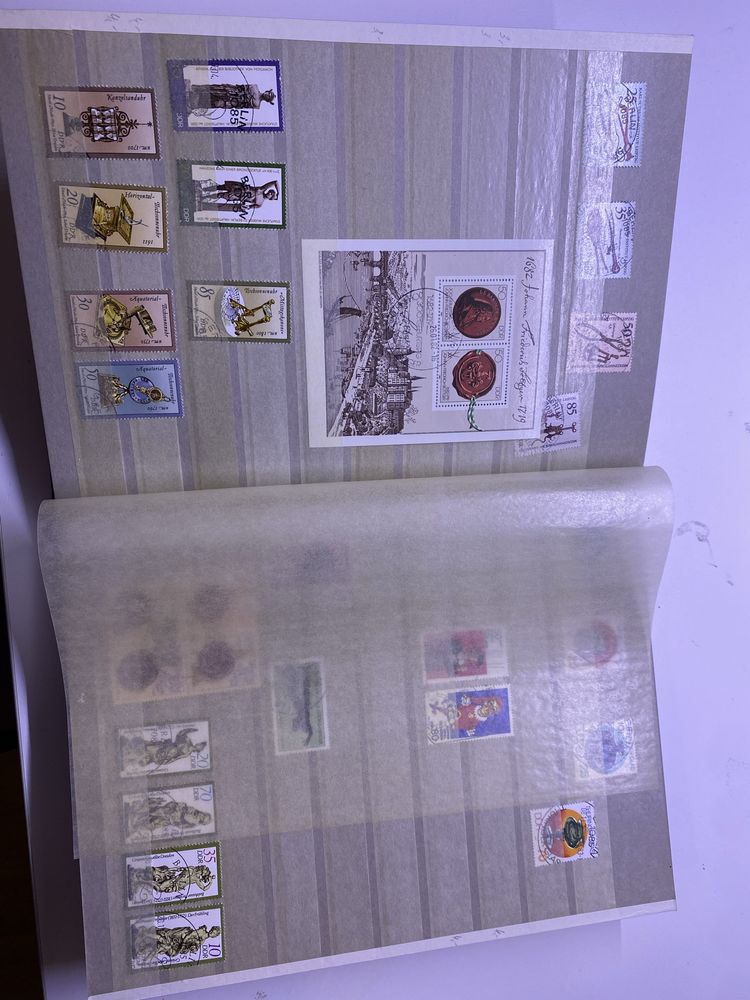 Klaser ze znaczkami DDR