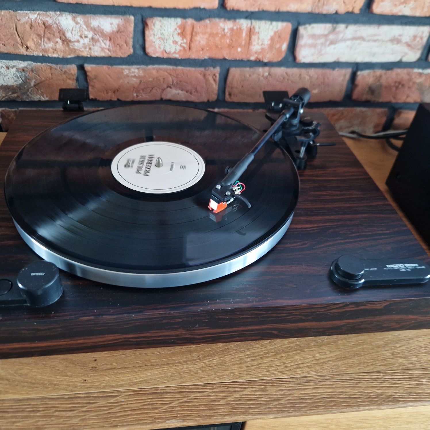 Gramofon Micro seiki MB-14