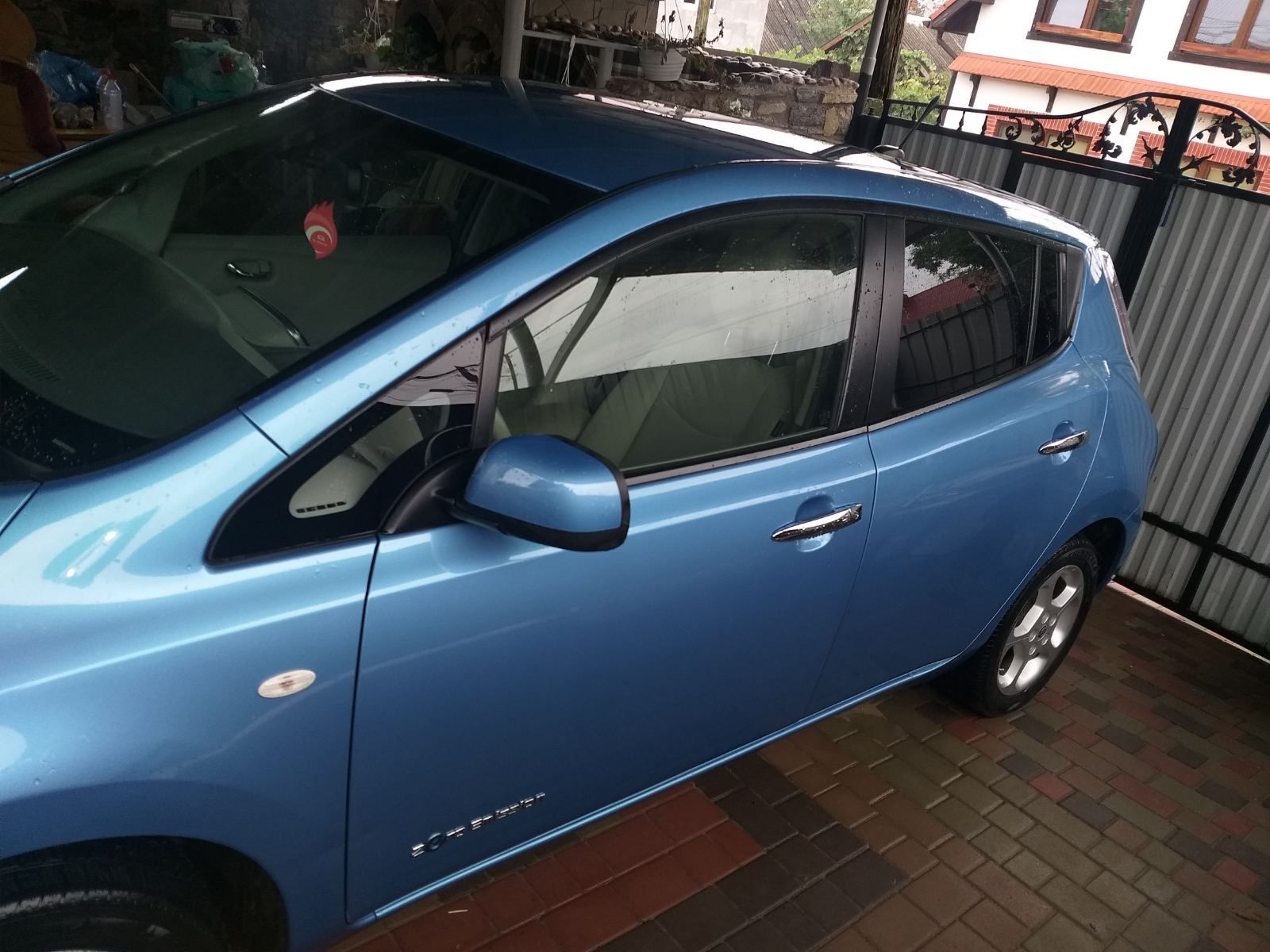 Продам Nissan leaf