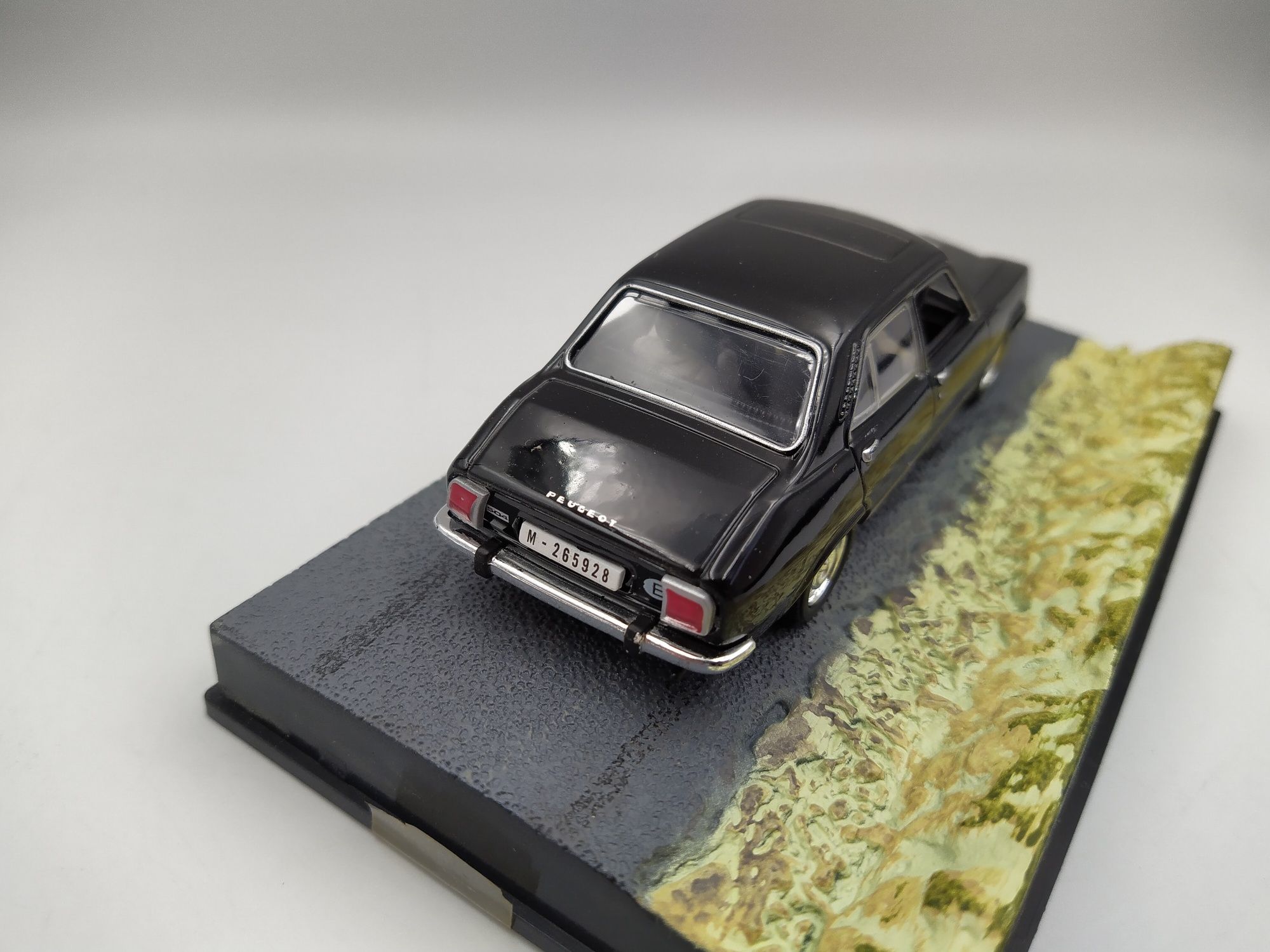 Peugeot 504 James Bond collection Eaglemoss 1:43