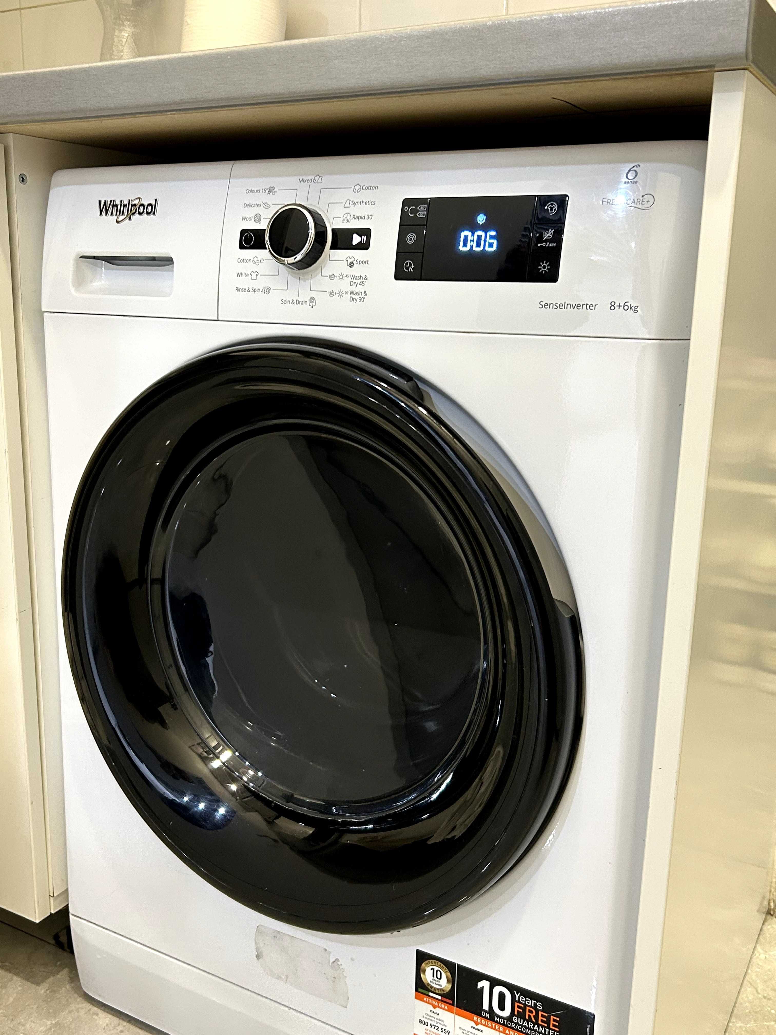 Прально-сушильна машина Whirlpool FWDG86148B EU