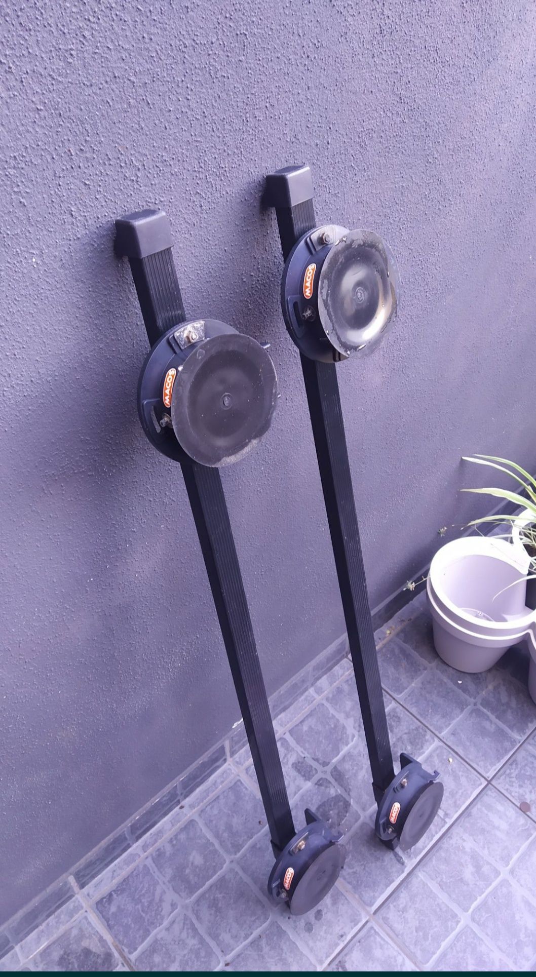Caixa tejadilho 300Lt + barras de tejadilho