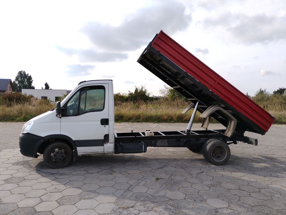 Iveco daily 2.3 z 2011 roku blizniam wywrotka mały przebieg nowe opony