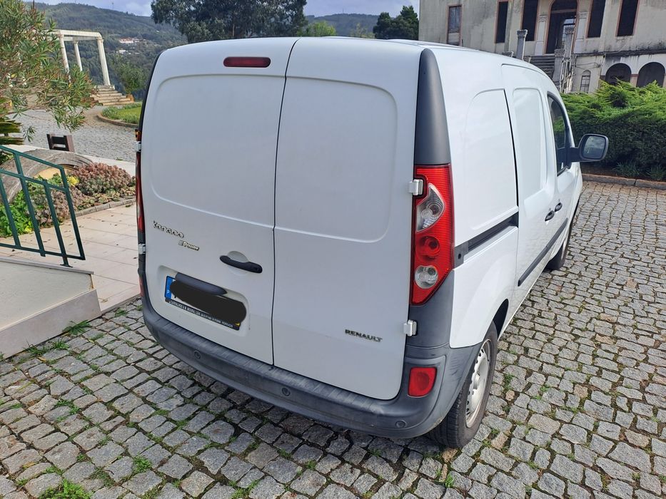 Kangoo (Bem estimada) - Revisão feita