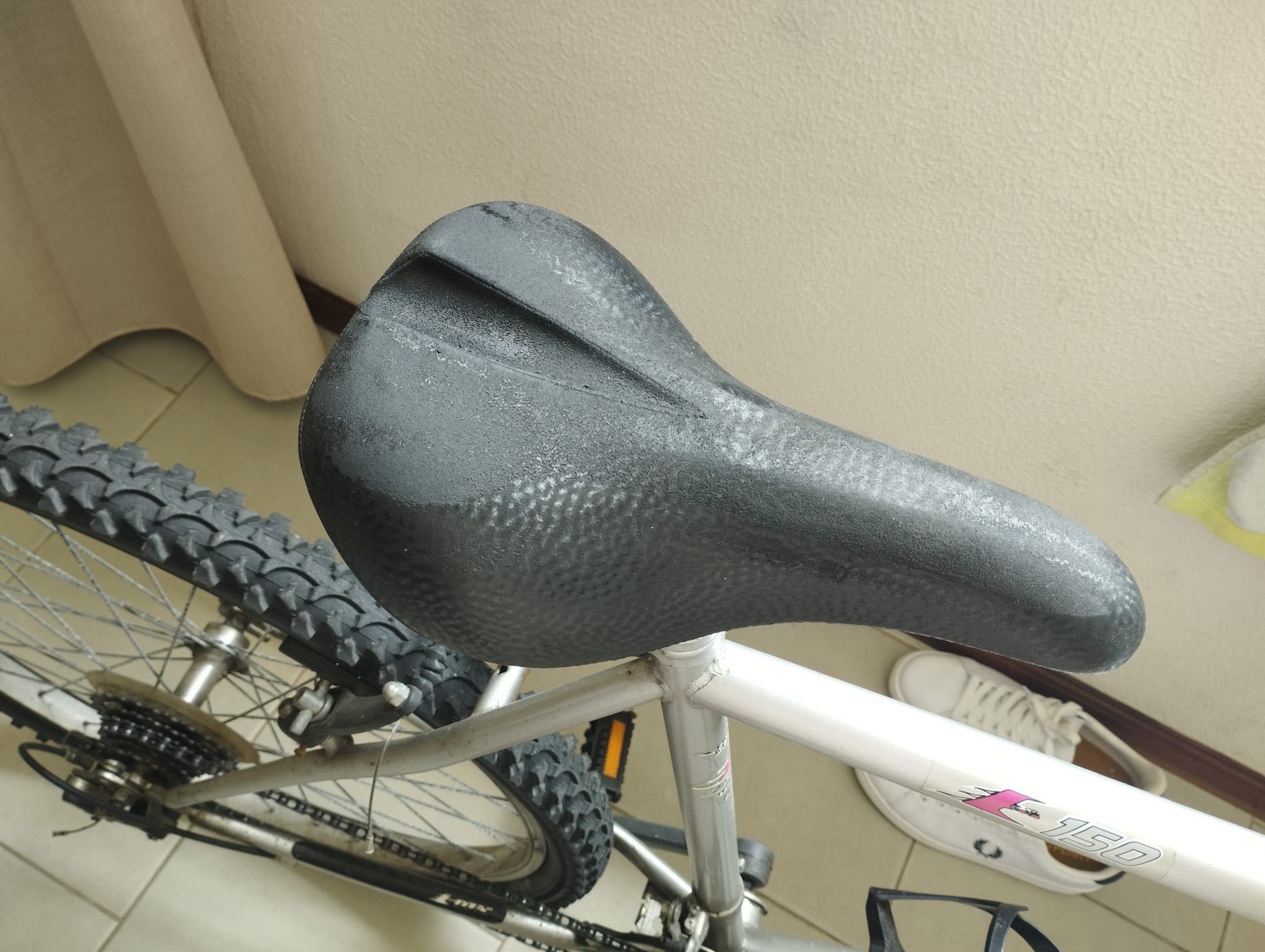 Bicicleta de adolescente em bom estado