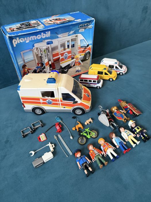 Playmobil – karetka + figurki + akcesoria (stan dobry)