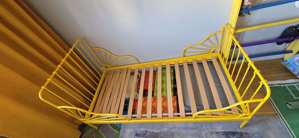 Łóżko rozsuwane IKEA MINNEN żółte