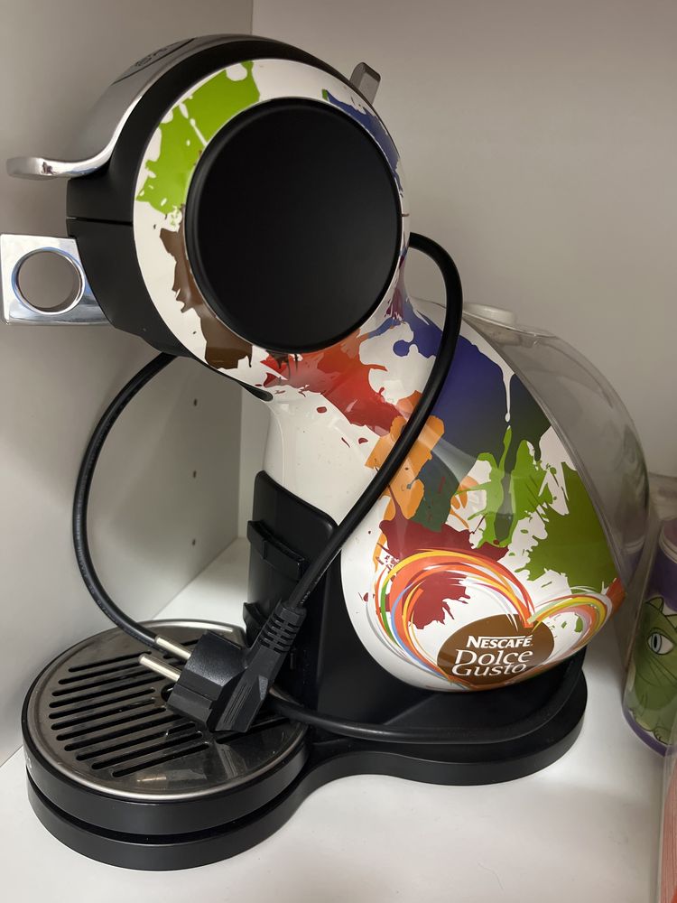 Maquina cafe dolce gusto edicao especial