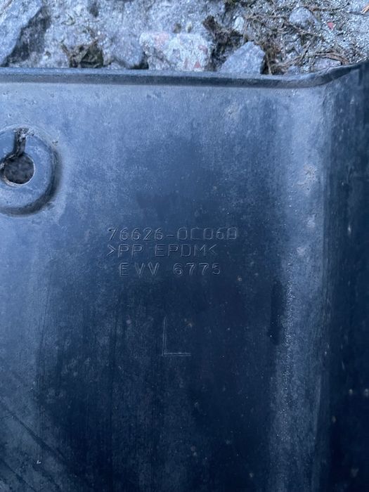 Брызговик передний/задний левый Toyota Tundra, Highlander, Lexus