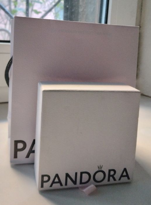 Pandora оригінальні картонні коробки та пакети