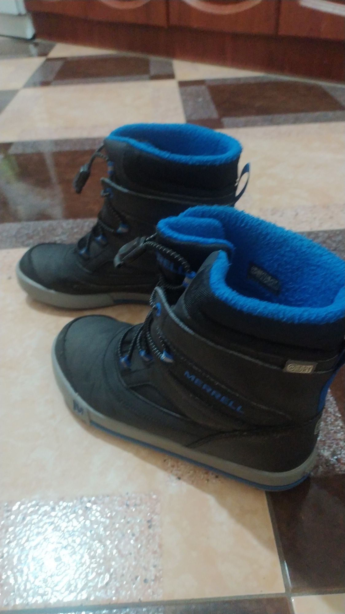 Продам сапоги зимние на мальчика Merrell  35 p, стелька 22.5 см