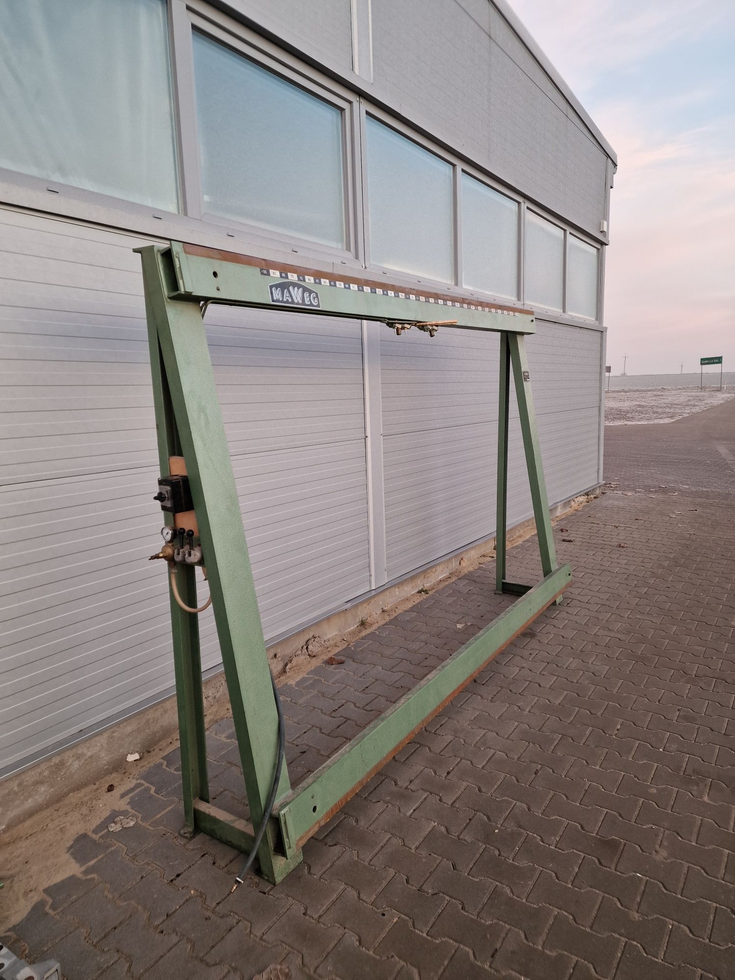 Prasa Ramowa Maweg pneumatyczna Hess