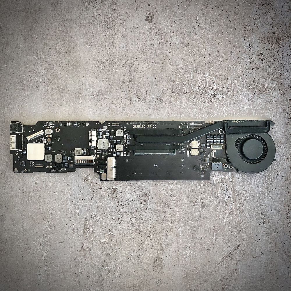 Материнская плата MacBook Air 11” A1465 mid 2013 i5 4гб