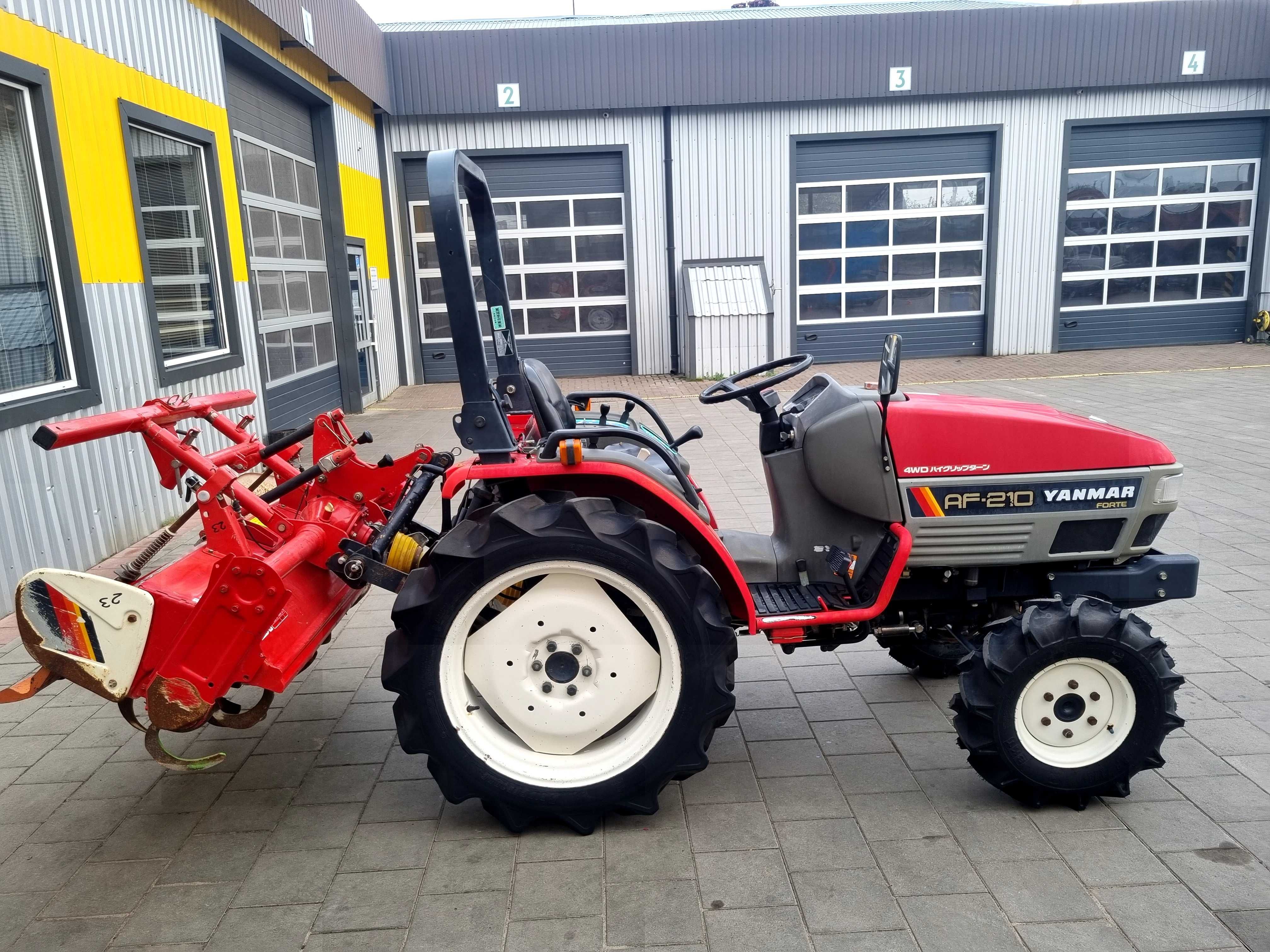 Японський мінітрактор Янмар Yanmar F-210
