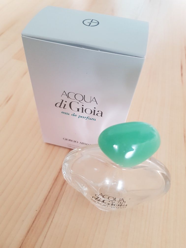 Flakon wraz z kartonikiem po Acqua di Gioia 100 ml