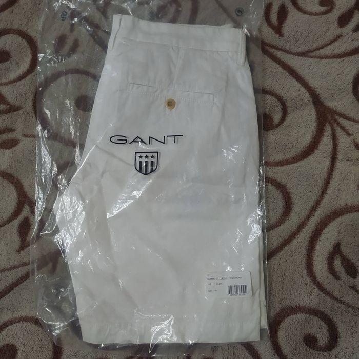 Жіночі шорти бренду Gant