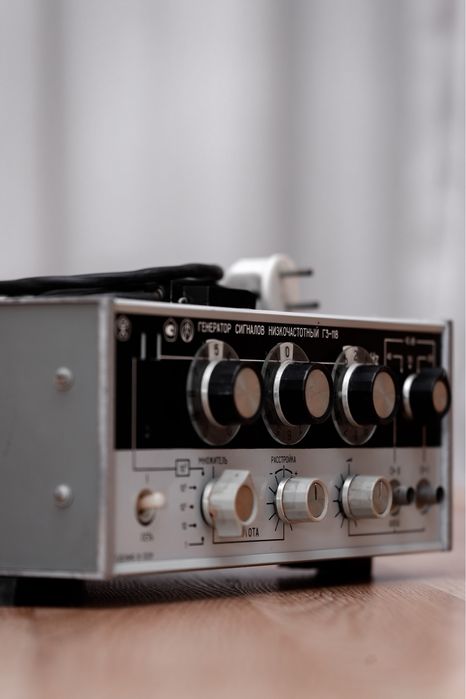 Генератор сигналів низькочастотний Г3-118 (робочий стан)