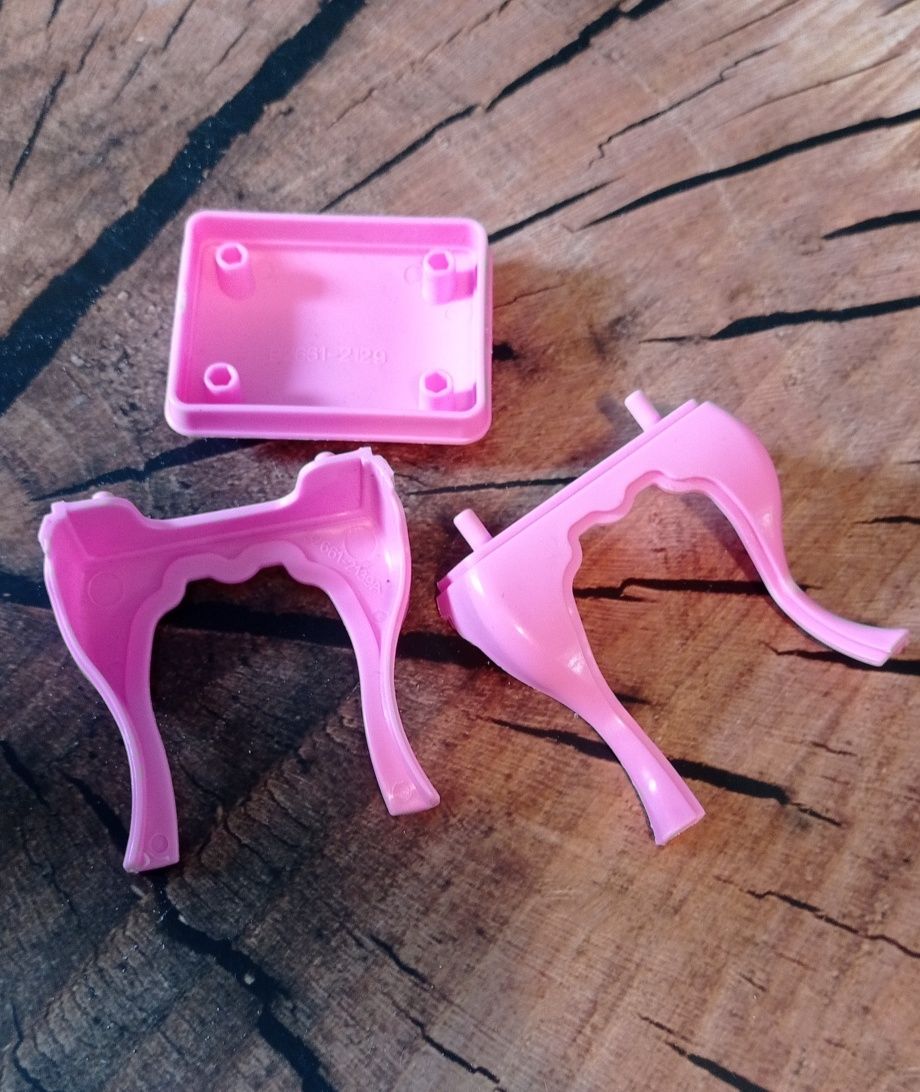 Barbie różowy stołek, taboret Barbie z Jeziora Łabędziego 2003 r.