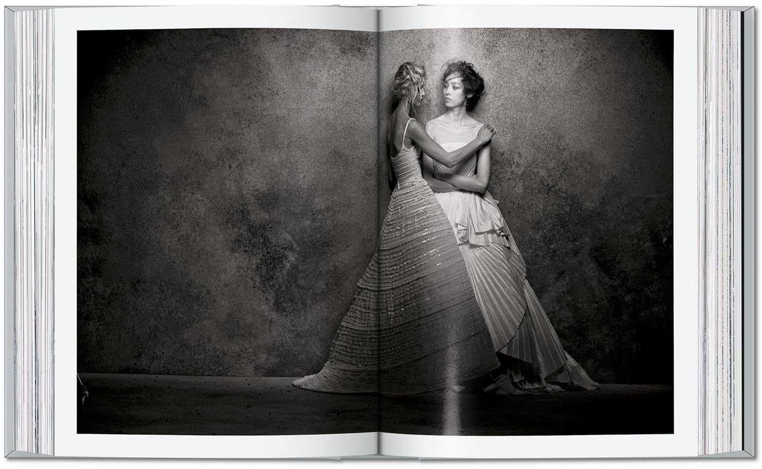 Книга Peter Lindbergh. Dior. 40Th Ed. (9783836598767)