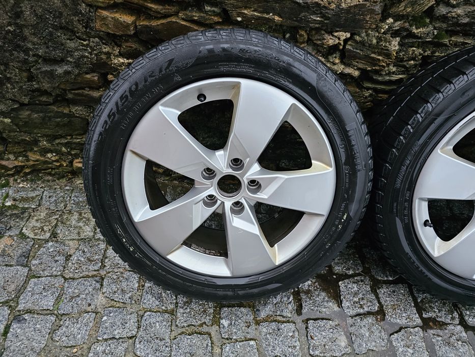 Jantes 17 5×112 Audi VW Seat Skoda Mercedes com pneus 225/50R17
Possív