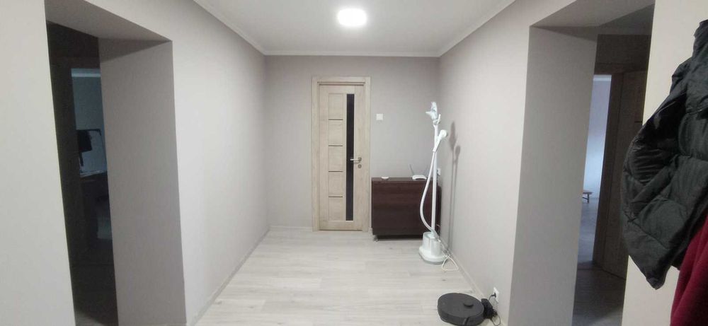 Продам або обміняю трикімнатну квартиру по вулиці Шишацькій